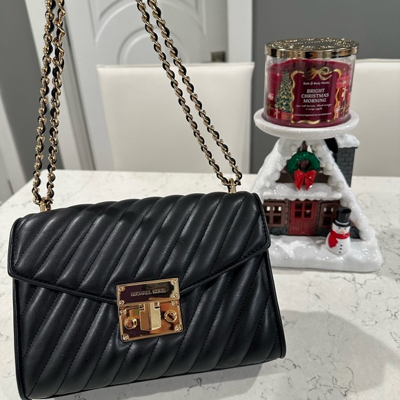 Michael Kors Black Shoulder Bag - Picture 9 of 16